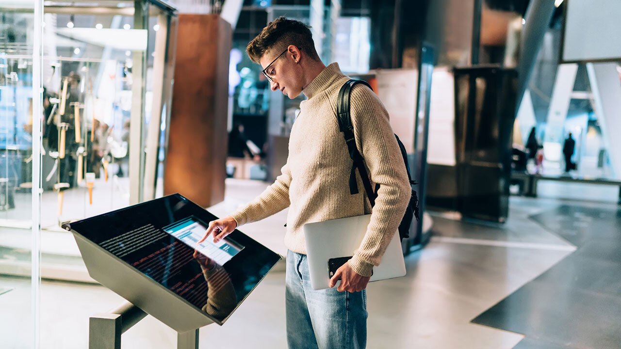 LED Screen Rental Dubai | Indoor & Outdoor LED Display Hire UAE | LED Screens Dubai 25 Wayfinding & Digital Signage Solutions